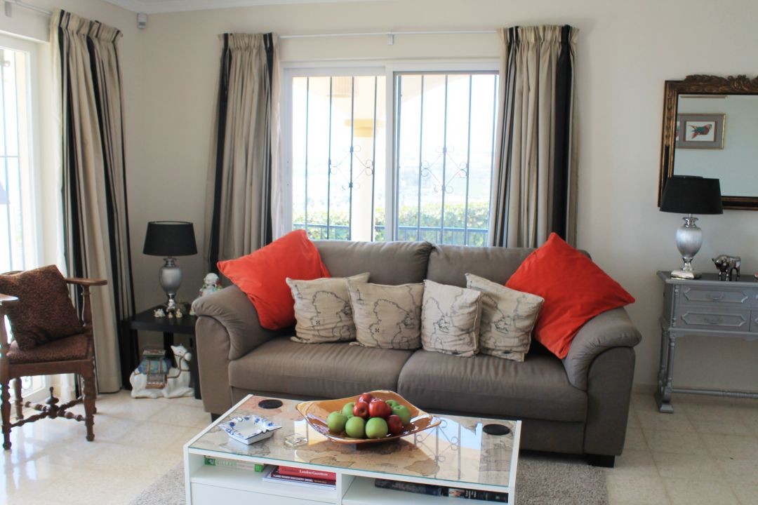 Chalet independiente en venta en Caleta de Velez
